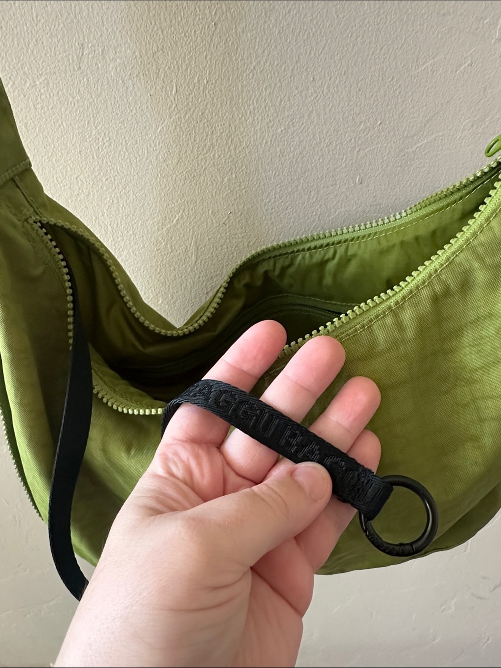 baggu medium crescent green juice - Picture 2 of 2